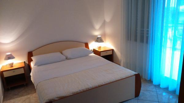 Apartmani Petra Pakoštane Esterno foto